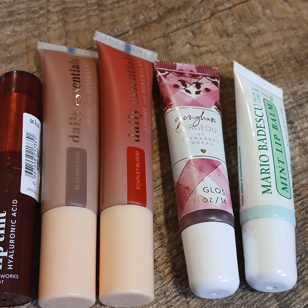 Bath & Body Works Lip Gloss & Balm (11) - Picture 4 of 8